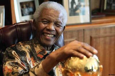Nelson Mandela on life support system, SA remains on the edge