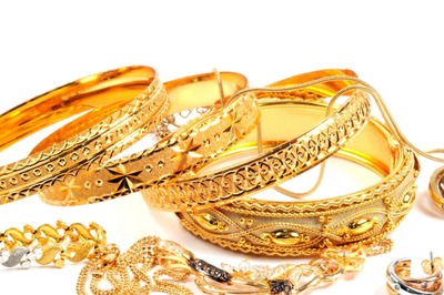 Gold Price Today Drops, Over Rs 8,500 Down from Record High. Silver Dips. Time to Buy?