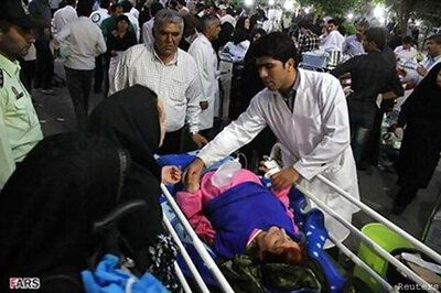 Two Iran quakes leave 250 dead, over 1800 injured