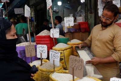 Fear of Default Grips Pakistan Once More as IMF Keeps Nation out of Agenda List