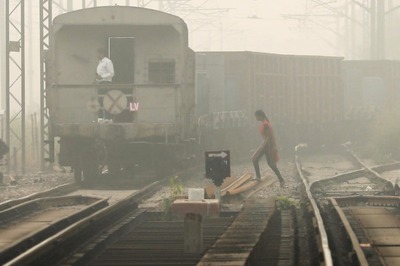 Pollution Woes: Delhi, Haryana Shut Schools; Kejriwal Govt to Submit Lockdown Plan to SC on Monday | 10 Points
