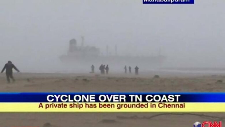 Cyclone Nilam: Oil tanker runs aground