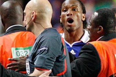 UEFA reduce Drogba, Boswinga suspensions