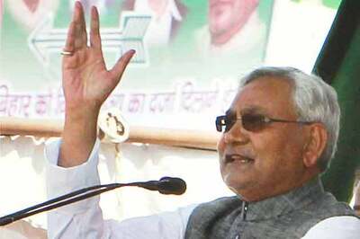 Nitish takes a dig at Modi's 'Gujarat growth model'