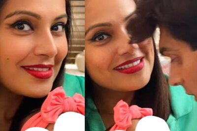 Bipasha Basu Thanks Fans for Birthday Wishes, Drops Unseen Pics With Daughter Devi, Hubby Karan