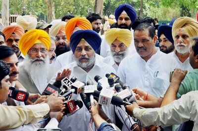 Congress Finds Saving Grace in Captain Amrinder's Punjab; SAD Alliance Ahead in 4 Seats, AAP's Bhagwant Mann Wins Sangrur