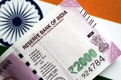 Rupee Rises by 12 Paise to 70.82 Against US Dollar