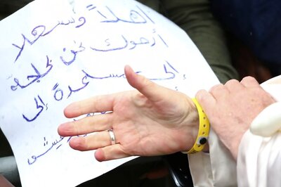 Pope Francis Wears Refugee ID Bracelet in Appeal For Help For Migrants