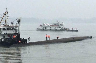 Survivors yell for help in China ferry sinking