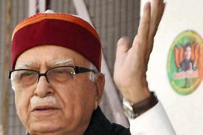Advani wishes PM, UPA Cabinet on Independence Day