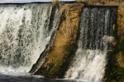 One Killed, Another Critical While Taking Selfie at Tanda Waterfall in UP