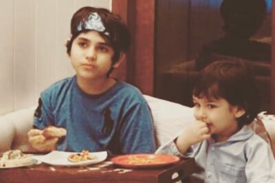 Kareena Kapoor Wishes Karisma's Son on Birthday With Pic of Taimur and Him Eating Pizza on Bed