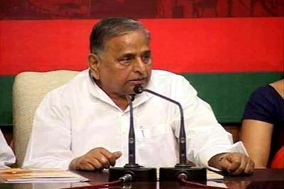 Four men can't rape a woman, one rapes and others from the family are named, says Mulayam Singh Yadav