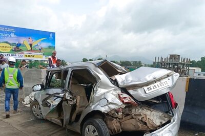 Mumbai-Pune Expressway: 2 Killed, 4 Injured As Overturning Container Hits Five Cars; Traffic Slowed Down