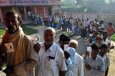 Bihar minister attacked, escapes unhurt