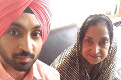 Photo of the day: Diljit Dosanjh shares epic fanboy moment with veteran artist Jatinder Kaur on Twitter