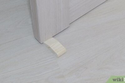 How to Replace a Door Handle