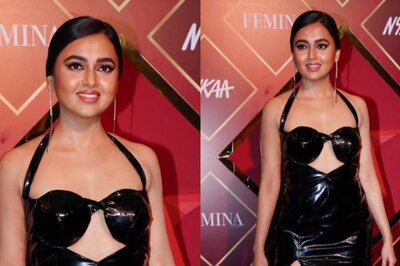 Tejasswi Prakash Maintains Her Calm As Paps Cause Chaos To Click Her Pics In a Bold Black Outfit; Watch
