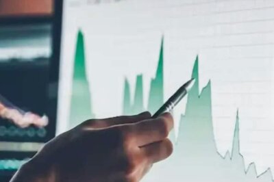 Stock Market Updates: Sensex Cracks 800 Points, Nifty Below 22,100; India VIX Spikes Over 4%