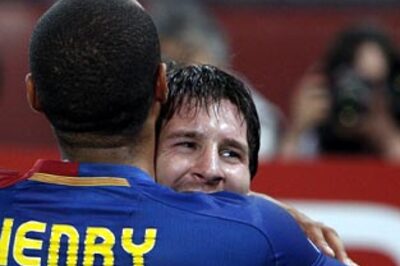 Champions League: Barca up 1-0 in half time