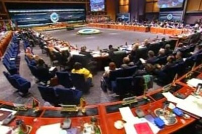 Manmohan Singh, Pak PM begin talks in Egypt