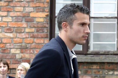 Van Persie set to miss Cup tie against Liverpool
