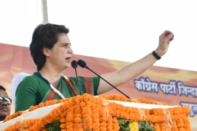 Priyanka Gandhi Takes Dig at ‘Howdy Modi’ Event as US Cuts H1-B Visas for Indians