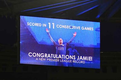 Jamie Vardy scores in 11th successive game to set Premier League record