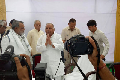 Mulayam Singh Yadav Holds on to Brother Shivpal as Son Akhilesh Cements His Position