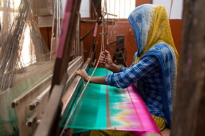 Yogi Govt to Come Up With ‘Silk Exchange’ in Varanasi Soon to Boost Industry