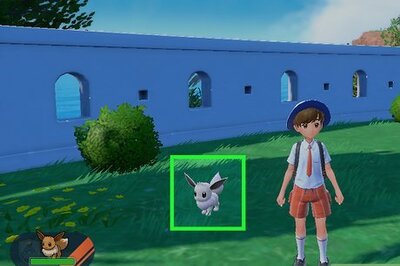 How to Evolve Eevee into Espeon or Umbreon in Pokémon