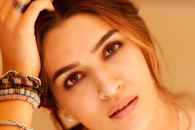 Happy Birthday Kriti Sanon: Kareena, Anushka, Varun And Others Wish Her 'Love And Light'