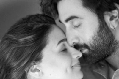 Alia Bhatt, Ranbir Kapoor Reveal Daughter’s Face To Paps; Here's How They Reacted