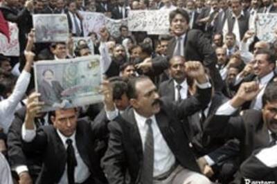 More judges resign in Pakistan