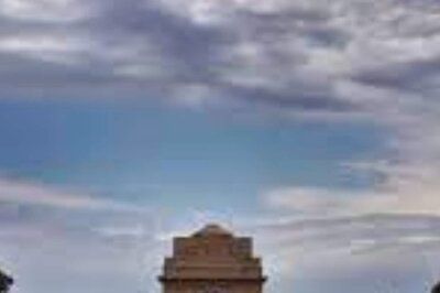 Delhi's Air Quality Remains Poor for Second Consecutive Day, Maximum Temperature Settles at 17.5 Degrees Celsius