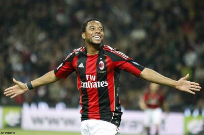 Injured Robinho ruled out for a month