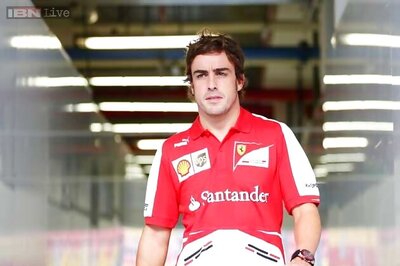Ferrari's Fernando Alonso rejects McLaren interest