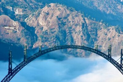 WATCH | This Video of World’s Highest Railway Bridge Over Chenab River in J&K Will Leave You Awestruck