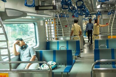 Maharashtra Govt Allows All Fully-Vaccinated People to Board Mumbai Local Trains