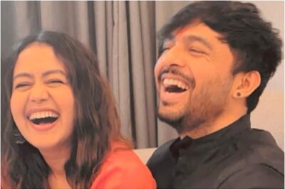 Neha Kakkar Surprises Brother Tony Kakkar with a Cricket Pitch at Home, Hubby Rohanpreet Singh Reacts