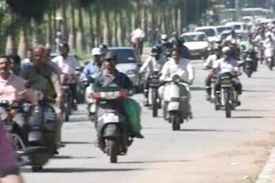 Indian passenger vehicle sales inch up