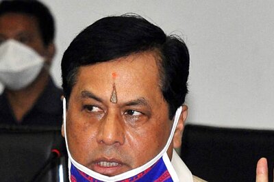 Sonowal Visits Indigenous Aircraft Carrier Vikrant, Reviews Progress of Sea Trials