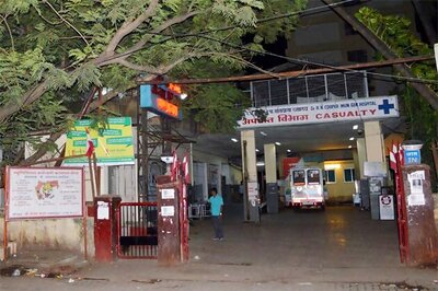 Snapshot: Jiah Khan's body being taken for post-mortem