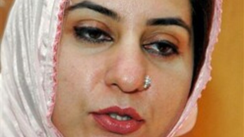 'Fanatic' kills Pak woman minister