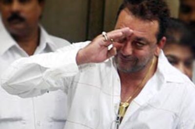 Sanjay Dutt lowers fee following recession