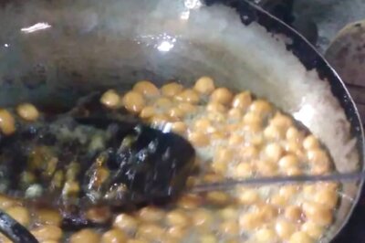 Cauliflower Pakoda for 50 Paisa in This West Bengal District is Everyone's Favourite Snack