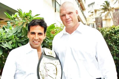 Akshay Kumar's Throwback Picture With WWE Superstar Kane Goes Viral