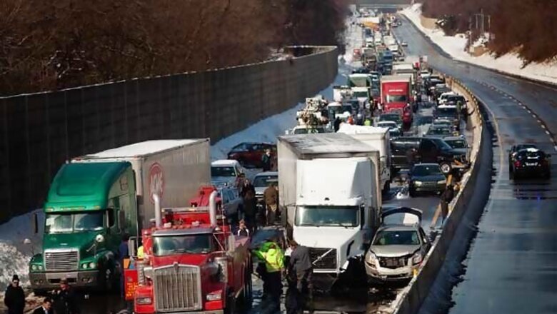 Pennsylvania: 100 vehicles pile up in road mishap, 30 injured