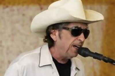 Bob Dylan tops charts after 30 yrs