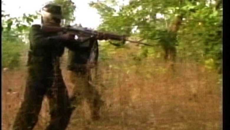 Maoists kill three Forward Bloc activists